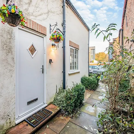 Rose - Uk45971 Holiday home *